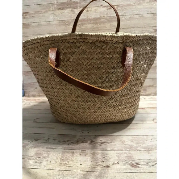 Thacker NYC Straw Shoulder Bag Pom Poms Beach Pool Boho - Picture 4 of 8